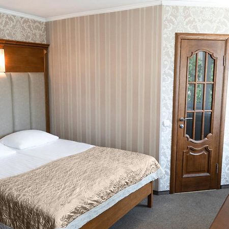 Hotel Lviv Ngoại thất bức ảnh