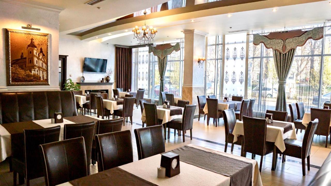 Hotel Lviv Ngoại thất bức ảnh