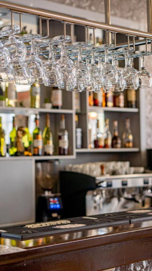 Hotel Lviv Ngoại thất bức ảnh