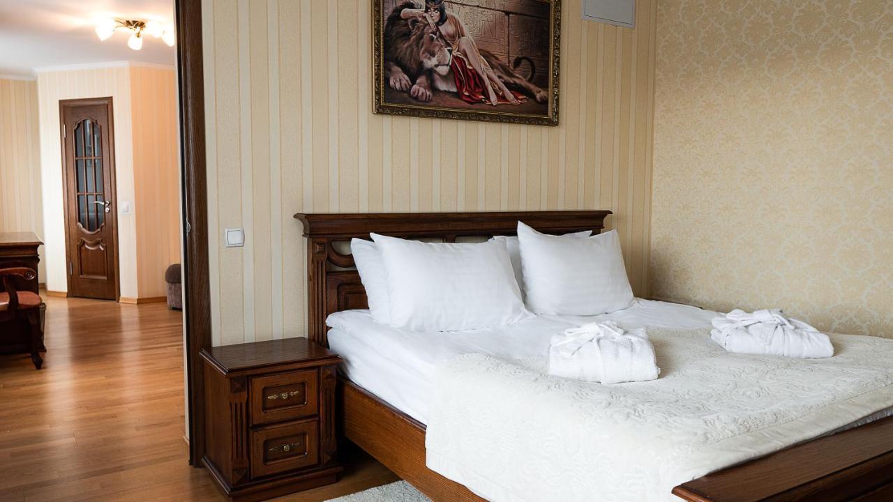 Hotel Lviv Ngoại thất bức ảnh
