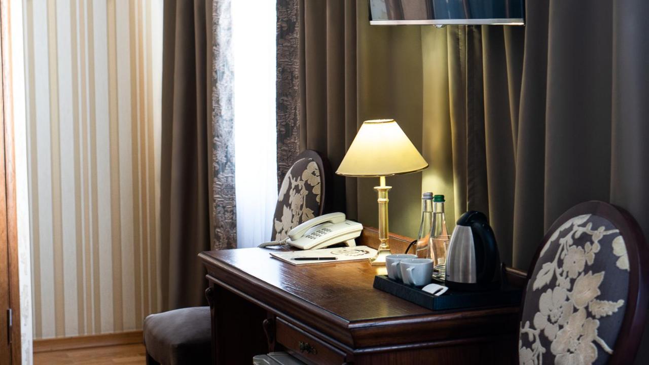 Hotel Lviv Ngoại thất bức ảnh