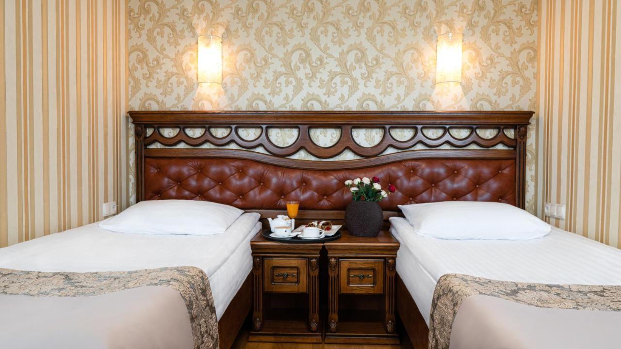 Hotel Lviv Ngoại thất bức ảnh