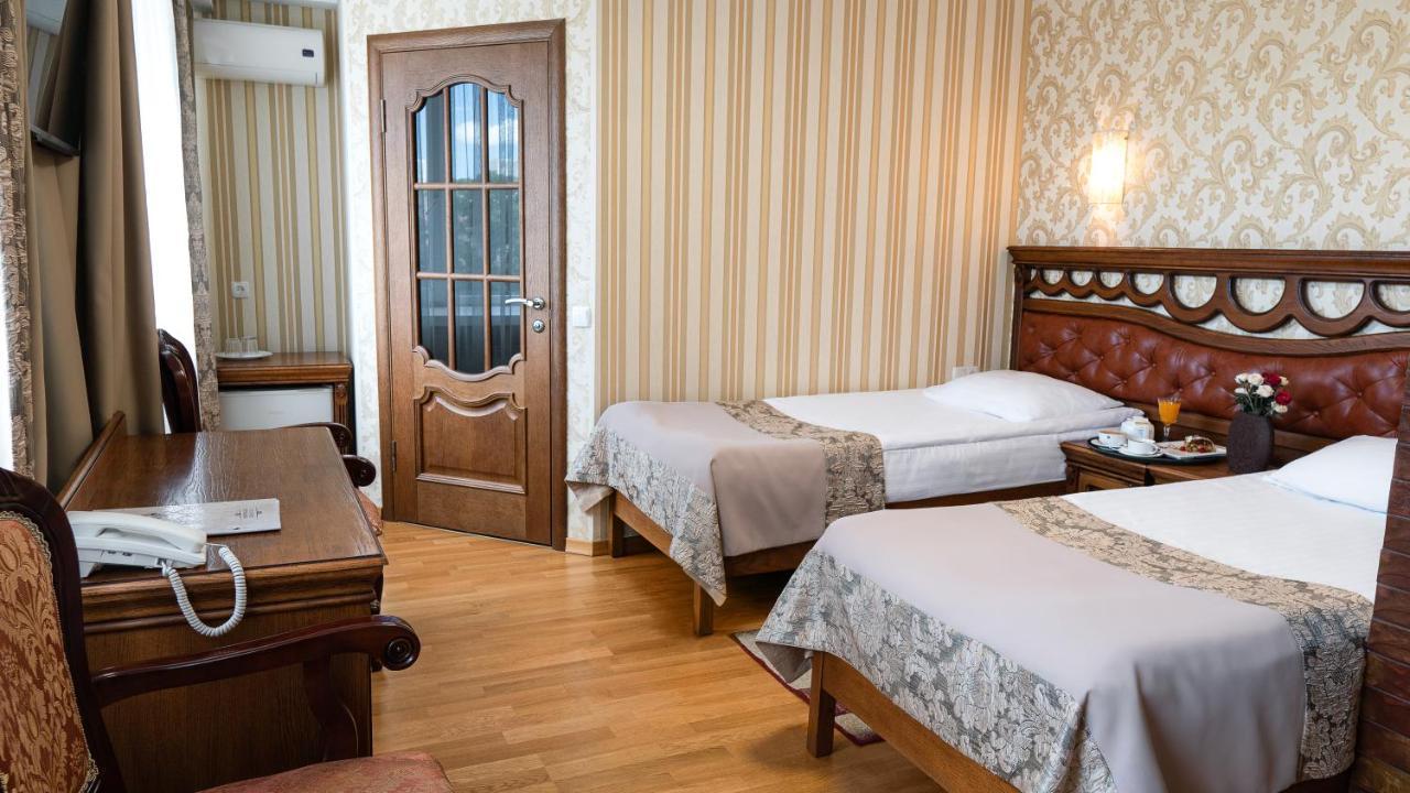 Hotel Lviv Ngoại thất bức ảnh
