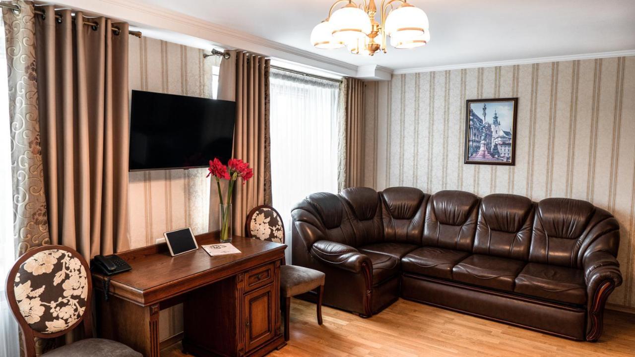 Hotel Lviv Ngoại thất bức ảnh