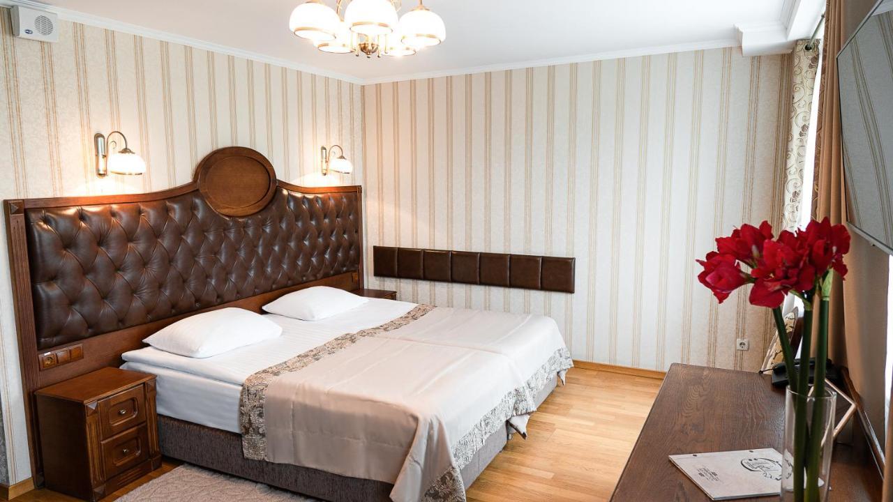 Hotel Lviv Ngoại thất bức ảnh