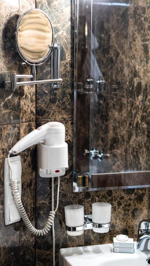 Hotel Lviv Ngoại thất bức ảnh