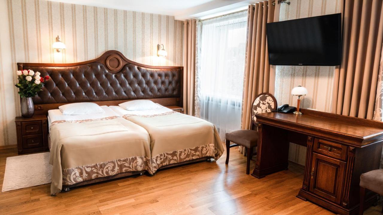 Hotel Lviv Ngoại thất bức ảnh