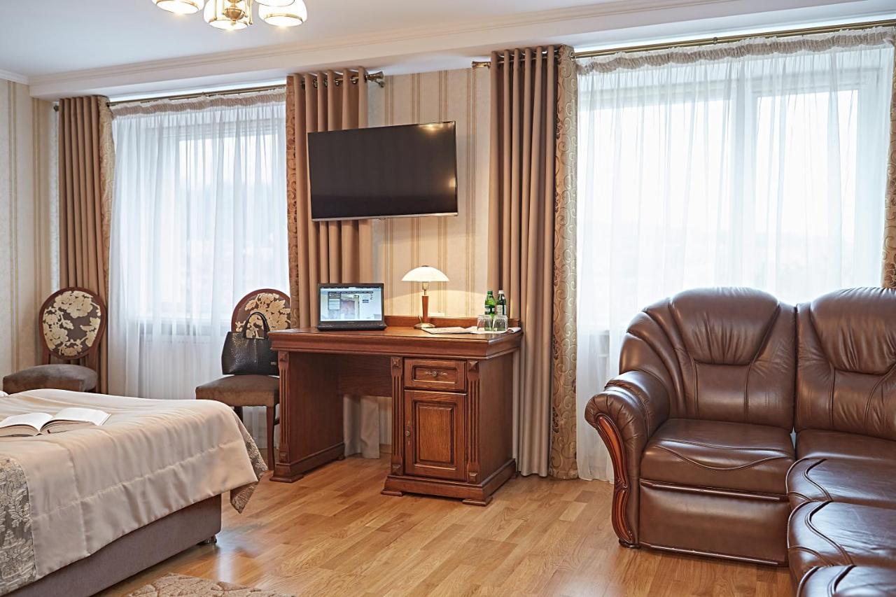 Hotel Lviv Ngoại thất bức ảnh