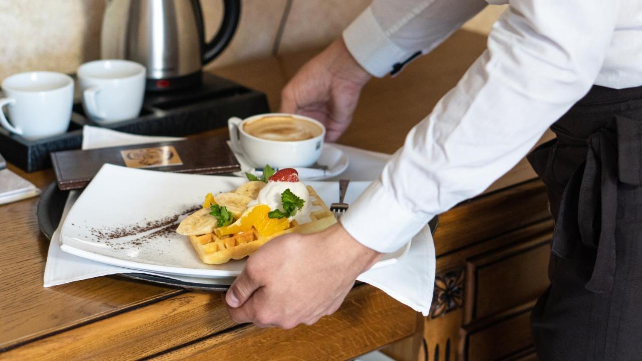 Hotel Lviv Ngoại thất bức ảnh