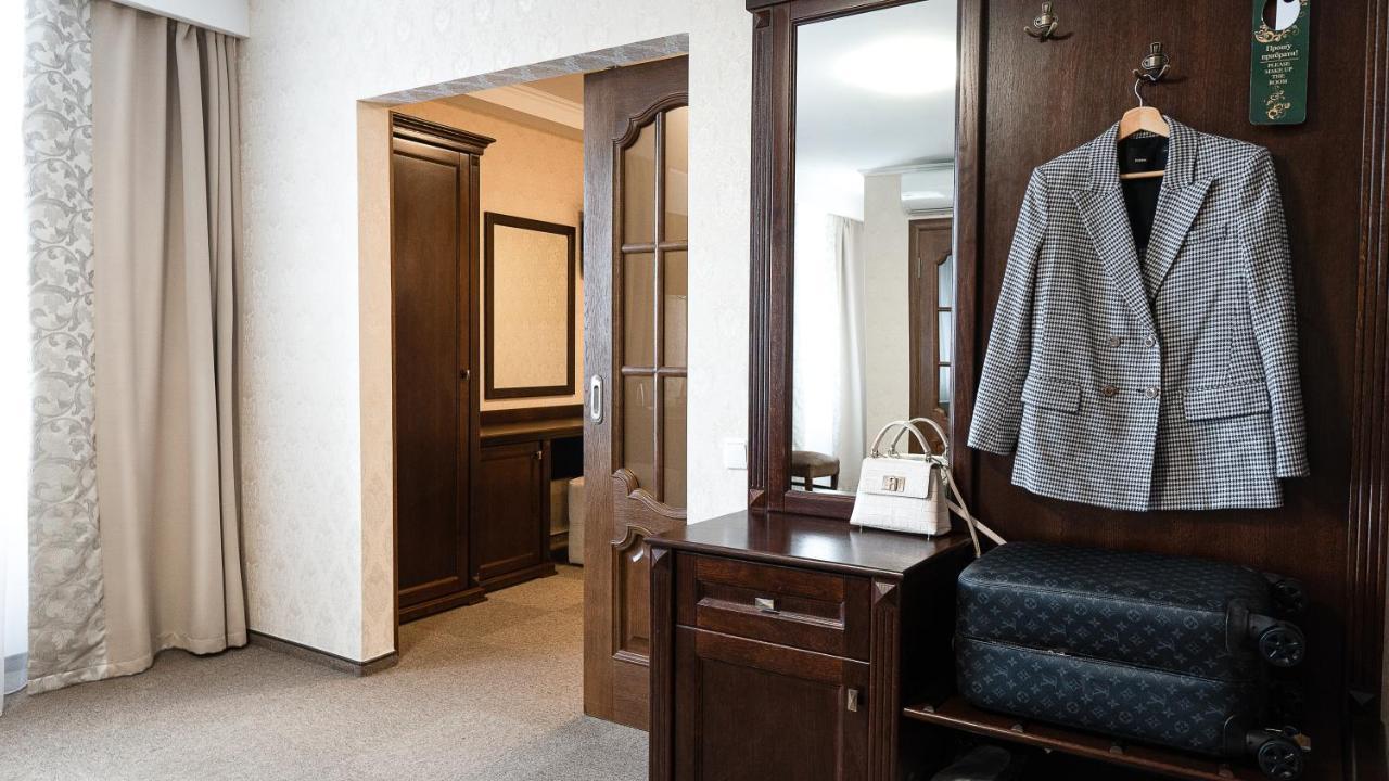 Hotel Lviv Ngoại thất bức ảnh