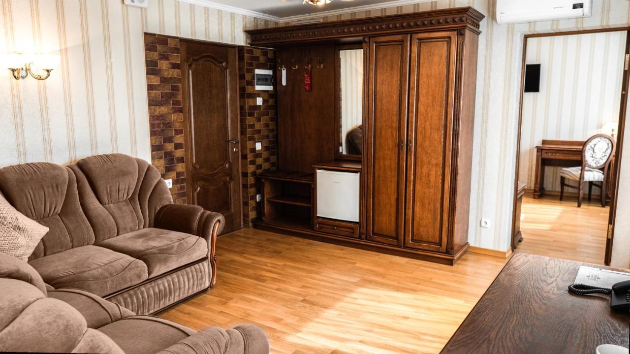 Hotel Lviv Ngoại thất bức ảnh
