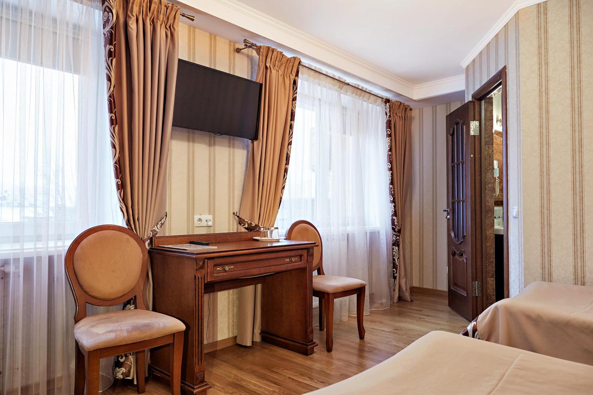 Hotel Lviv Ngoại thất bức ảnh