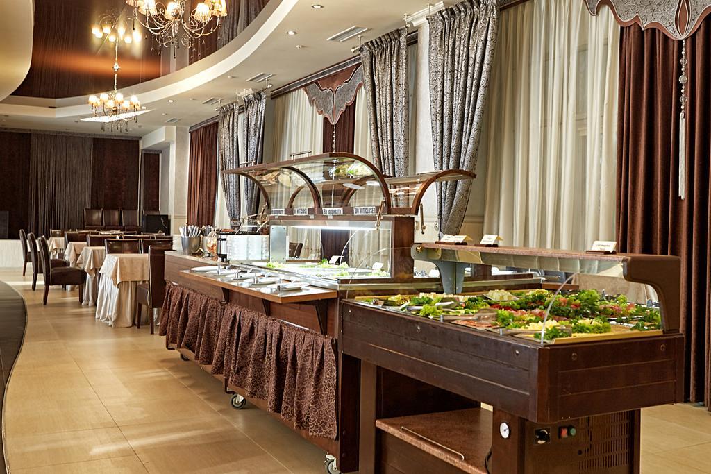 Hotel Lviv Ngoại thất bức ảnh